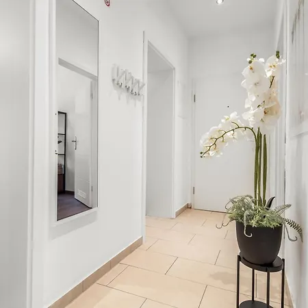 Jakse-apartments - Urban Jungle - Lage & Flexibler Checkin Appartement *